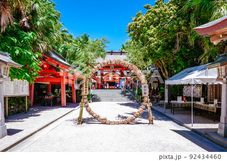 神社 木 参道 灯篭の写真素材 - PIXTA