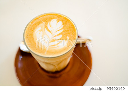 ラテアート コーヒー 珈琲 ラテの写真素材
