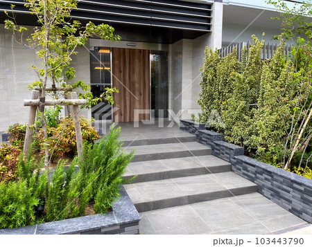 おしゃれなマンション玄関アプローチのイメージ