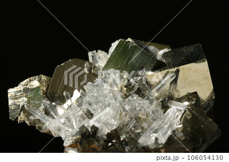 鉱石 黄鉄鉱 鉱物 結晶の写真素材 - PIXTA