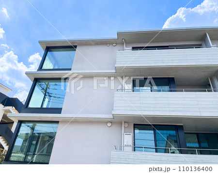 おしゃれな新築マンションの外観イメージ