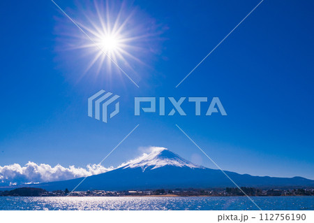 逆光の富士の写真素材 - PIXTA