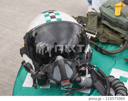 パイロット ヘルメット 飛行機 戦闘機の写真素材 - PIXTA パイロット ヘルメット 飛行機 戦闘機の写真素材 - PIXTA
