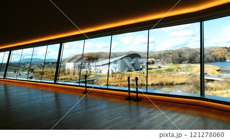 ポロト湖畔に誕生した素晴らしいウポポイ