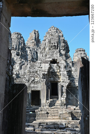 四面仏顔塔の写真素材 - PIXTA