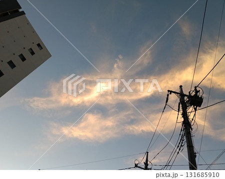 電柱 電線 夕焼け 夕暮れの写真素材 - PIXTA