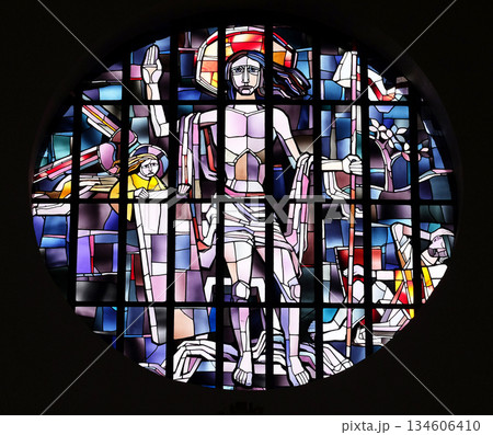 エンジェル ステンドグラス 天使 ガラスの写真素材 - PIXTA