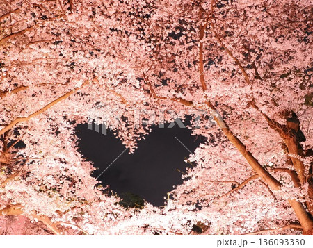 弘前城 桜 ハートの写真素材 - PIXTA