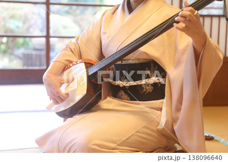 三味線 演奏の写真素材 - PIXTA