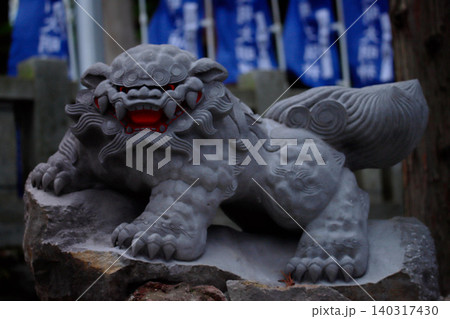 神社 沖縄 狛犬 日本の写真素材 - PIXTA