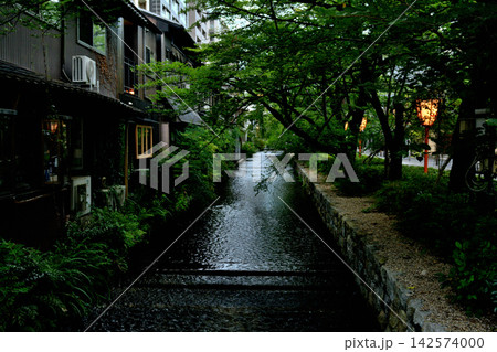 運河のある街の写真素材 - PIXTA